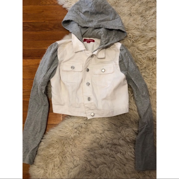 Forever 21 Jackets & Blazers - Cropped white grey sweatshirt jacket top hooded M
